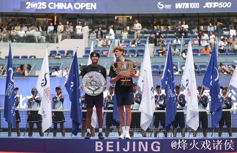 辛纳2-0轻取19岁小将勒纳·钱夺中网男单冠军