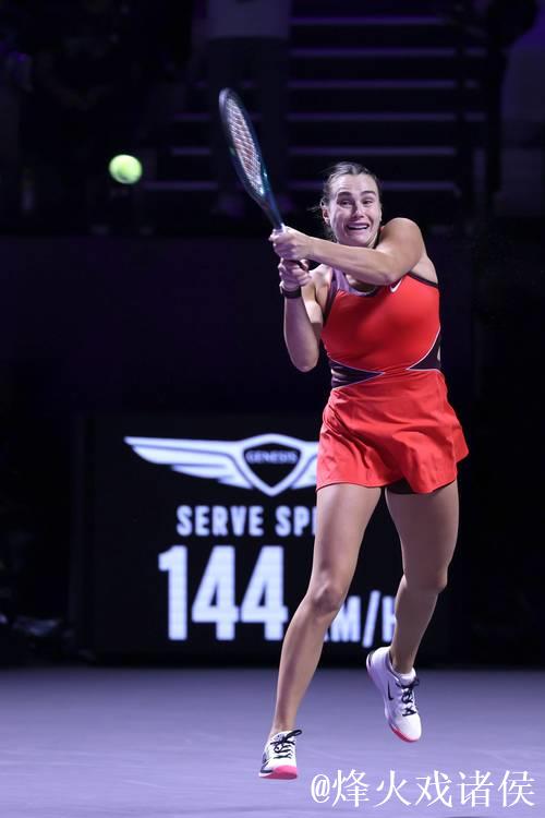 莱巴金娜2-0击败萨巴伦卡 首夺总决赛冠军 莱巴金娜2-0击败萨巴伦卡 首夺总决赛冠军